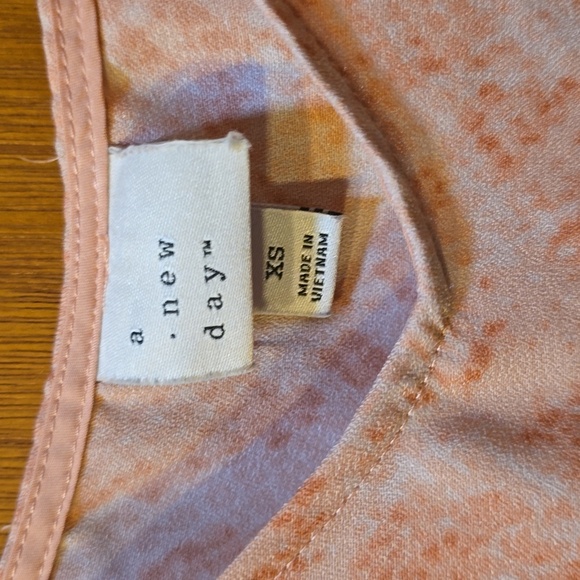 A New Day Cami Top XS Pink/Peach Snakeskin Print V-Neck Adjustable Straps - Picture 2 of 3